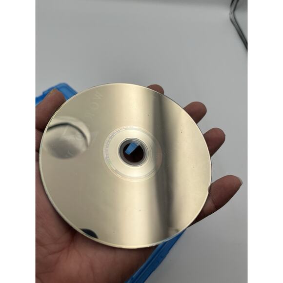 World War Z (Blu-ray, 2013) - Picture 4 of 4